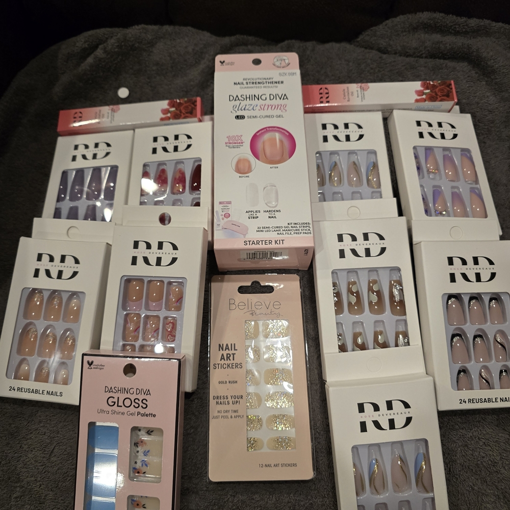 RD Reusable Press-On Nails Set with Pink, Nude & Purple Designs